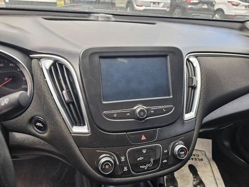Used 2016 Chevrolet Malibu LT FWD image 25