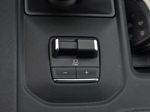 Used 2025 GMC Sierra 1500 AT4 w/ AT4 Premium Package AWD/4WD image 32