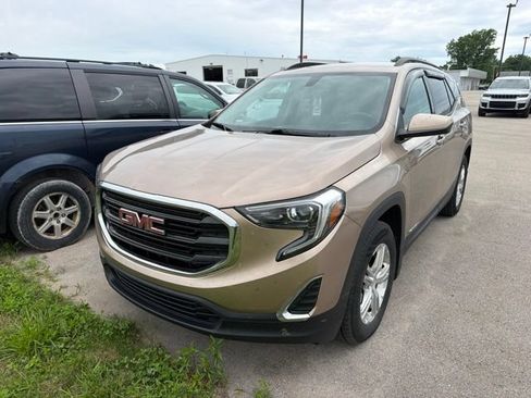 Used 2018 GMC Terrain SLE AWD/4WD image 3