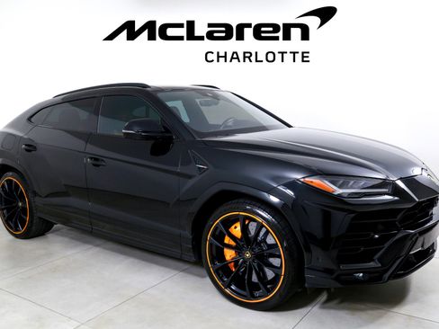 Used 2021 Lamborghini Urus image 2