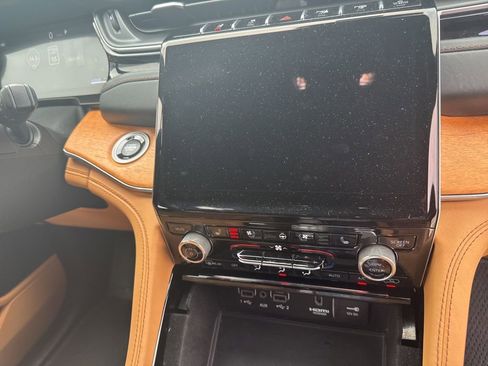 Used 2022 Jeep Grand Cherokee Summit image 13