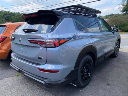 New 2025 Mitsubishi Outlander Trail Edition