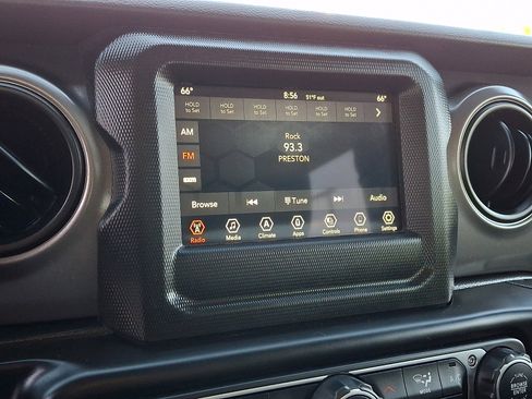 Used 2022 Jeep Wrangler Sport AWD/4WD image 18