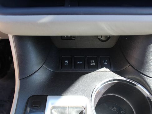 Used 2015 Toyota Highlander Limited Platinum AWD/4WD image 31