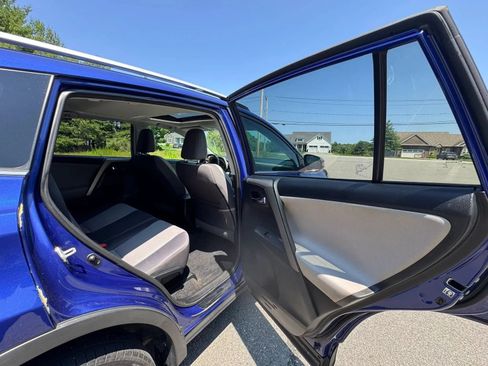 Used 2014 Toyota RAV4 XLE AWD/4WD image 17