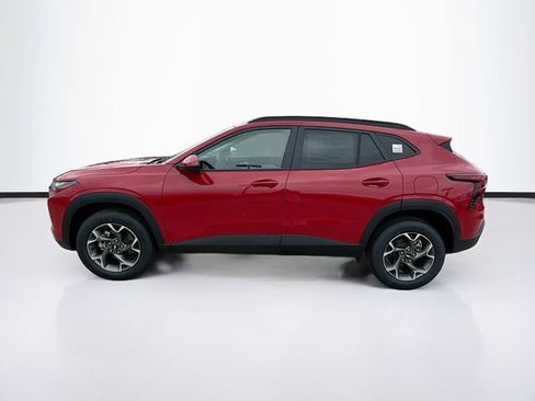New 2026 Chevrolet Trax LT w/ LPO, Blackout Package image 9
