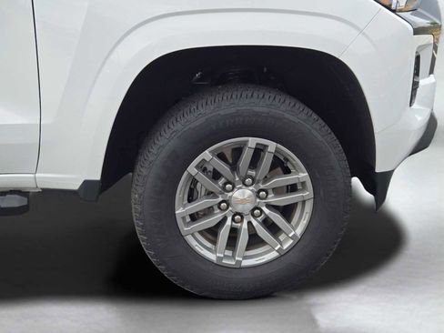 Used 2024 Chevrolet Colorado LT w/ LT Convenience Package II RWD image 11