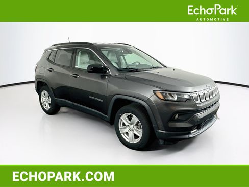 Used 2022 Jeep Compass Latitude AWD/4WD image 1