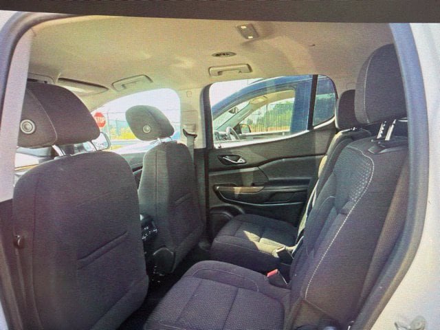 Used 2022 GMC Acadia SLE w/ Elevation Edition FWD image 8