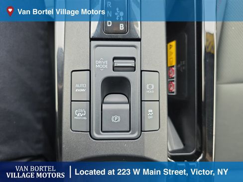 Used 2024 Toyota Prius Prime XSE Premium image 21