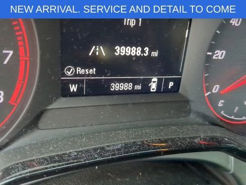 Used 2024 Chevrolet Trax RS w/ Driver Confidence Package FWD image 2