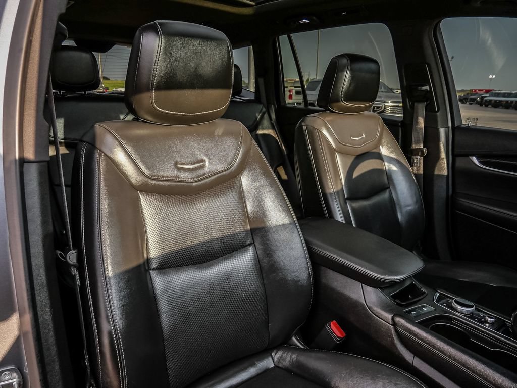 Used 2022 Cadillac XT6 Premium Luxury FWD image 17