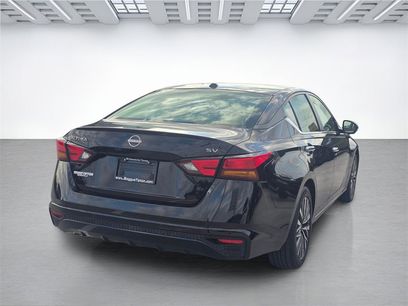 Used 2023 Nissan Altima 2.5 SV