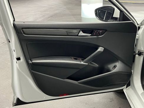 Used 2020 Volkswagen Passat 2.0T R-Line image 15