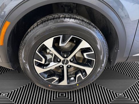 Used 2023 Kia Sportage EX image 9