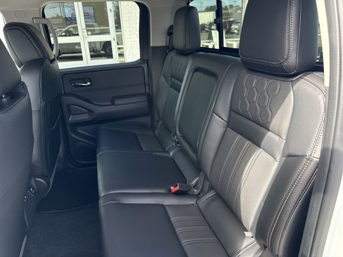 Used 2024 Nissan Frontier SL w/ Technology Package image 14