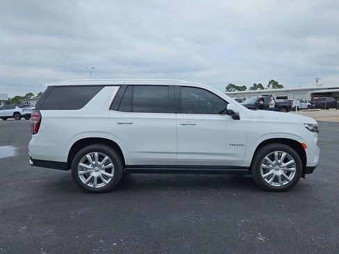 Used 2021 Chevrolet Tahoe High Country w/ Premium Package AWD/4WD image 15