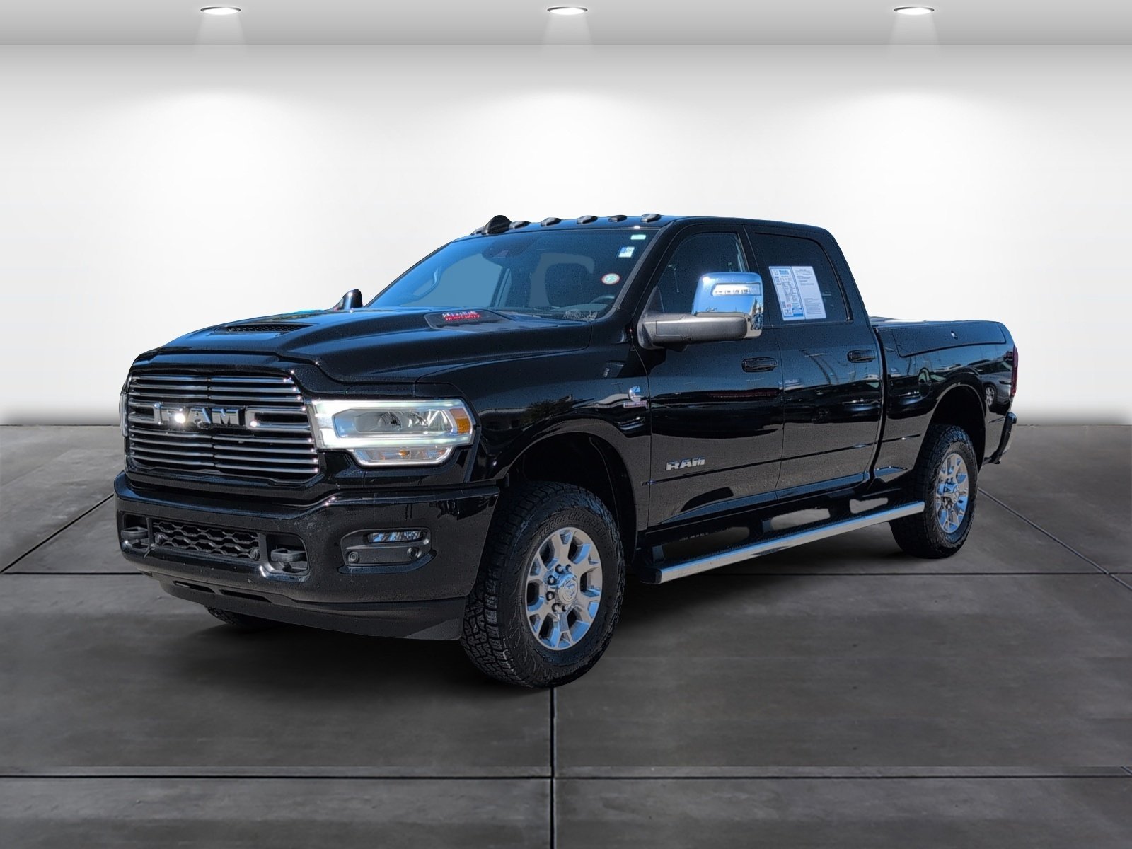Used 2023 RAM 3500 Laramie AWD/4WD image 4