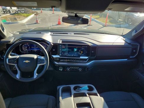 Used 2024 Chevrolet Silverado 1500 LT w/ Z71 Off-Road Package image 24