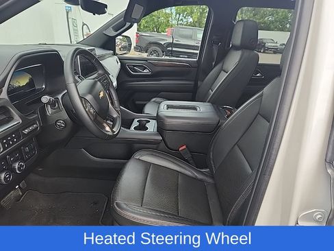 Used 2024 Chevrolet Suburban High Country AWD/4WD image 13