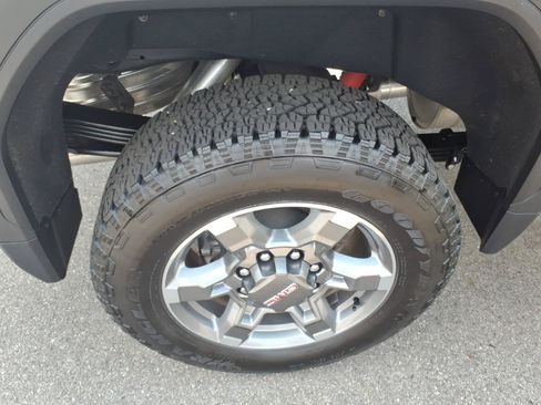 Used 2025 GMC Sierra 2500 SLE w/ SLE Value Package; AWD/4WD image 6