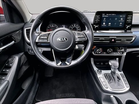 Used 2021 Kia Seltos S AWD/4WD image 6