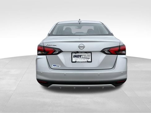 Used 2025 Nissan Versa SV image 5