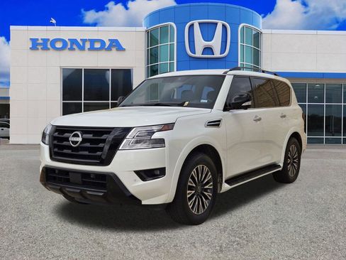 Used 2024 Nissan Armada SL w/ Midnight Edition Package RWD image 5