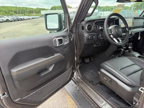 New 2026 Jeep Wrangler Unlimited Sahara AWD/4WD image 11