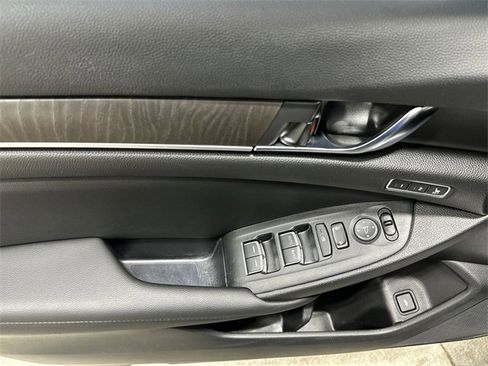 Used 2021 Honda Accord EX-L image 17