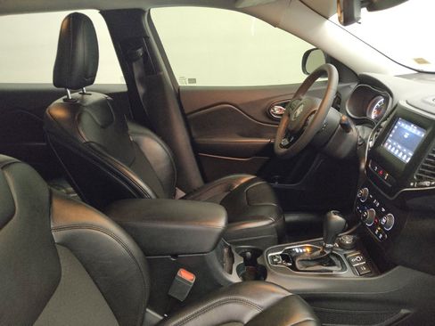 Used 2021 Jeep Cherokee Latitude Plus image 21