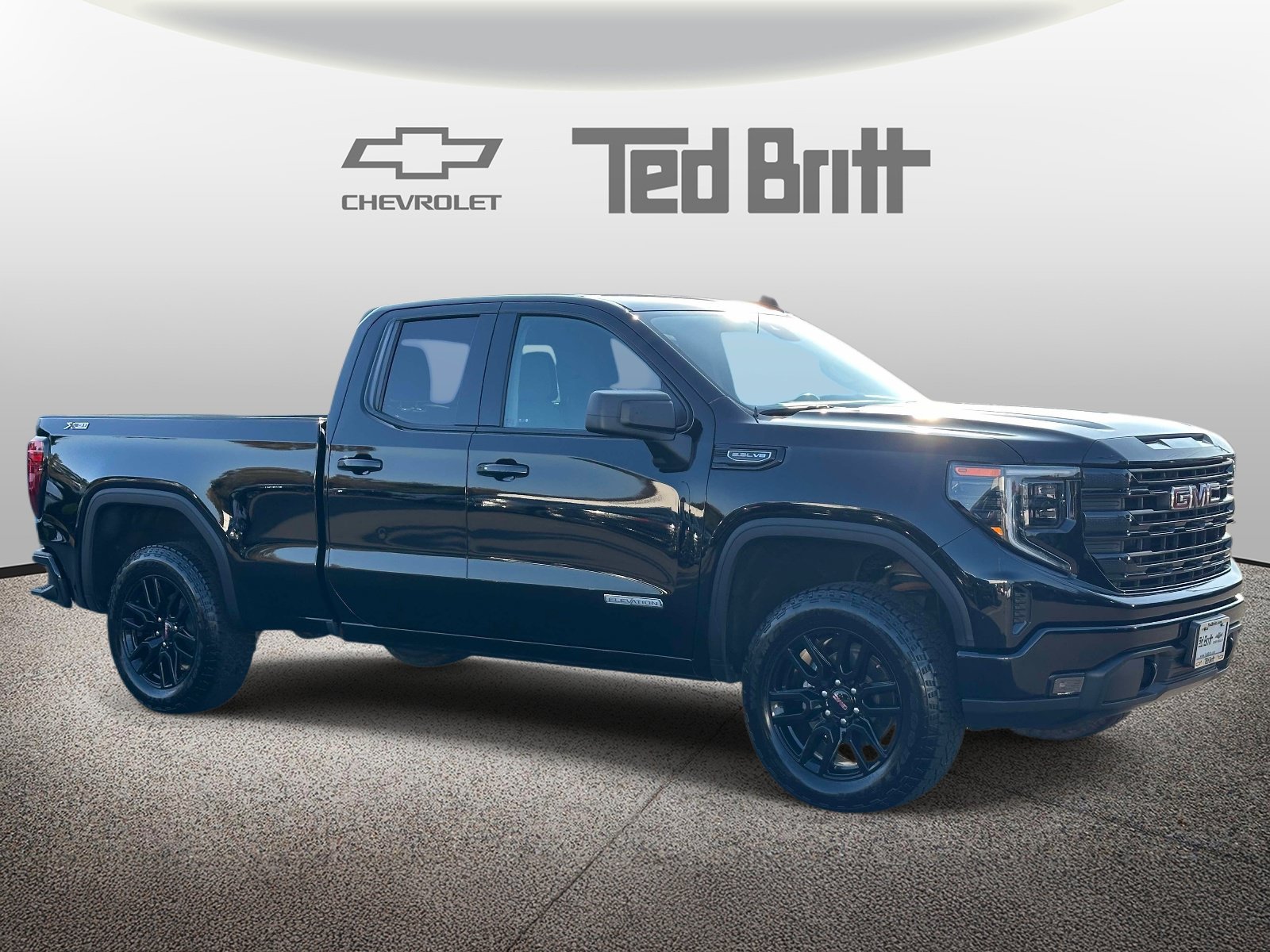 Used 2023 GMC Sierra 1500 Elevation AWD/4WD image 3