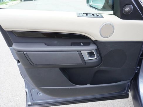 Used 2020 Land Rover Discovery SE AWD/4WD image 23