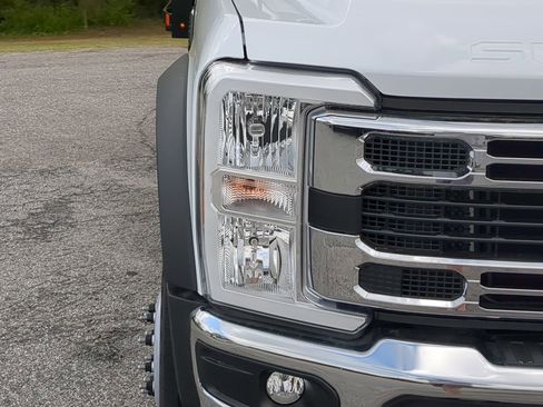 New 2025 Ford F550 2WD Regular Cab Super Duty w/ XL Chrome Package image 8