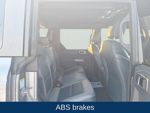 Used 2023 Ford Bronco Outer Banks image 9