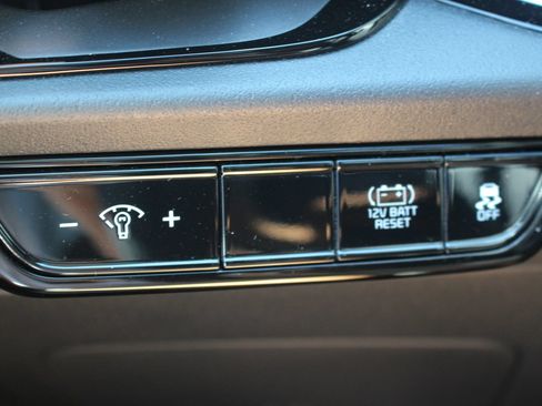 Certified 2024 Kia Niro EX Touring FWD image 17