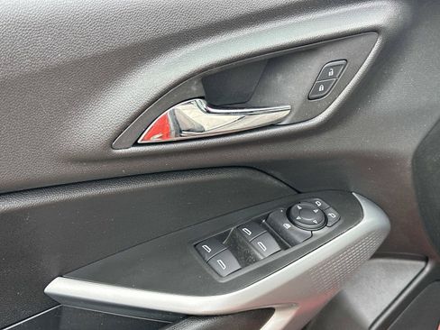 Certified 2024 Chevrolet Trax RS w/ Driver Confidence Package FWD image 15