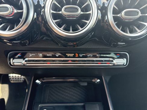 Used 2021 Mercedes-Benz GLB 35 AMG 4MATIC image 20