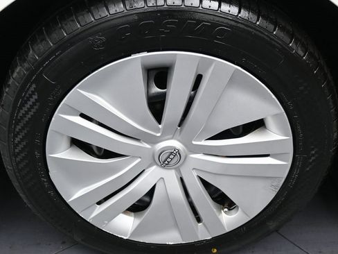 Used 2023 Nissan Leaf S image 41