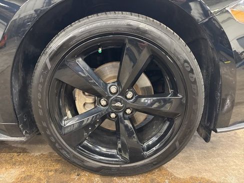 Used 2021 Ford Mustang Premium w/ Equipment Group 201A image 3