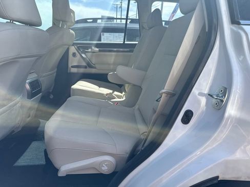 Used 2023 Lexus GX 460 Premium w/ Accessory Package AWD/4WD image 14