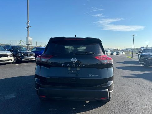 Used 2024 Nissan Rogue SV AWD/4WD image 4