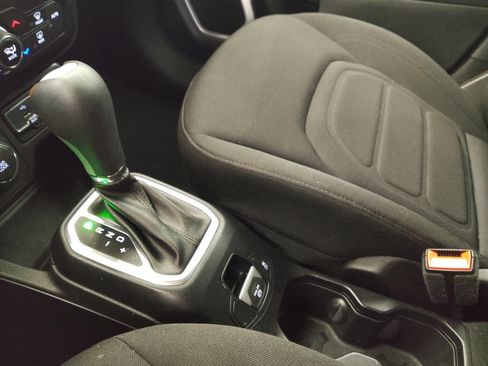 Used 2021 Jeep Renegade Latitude image 26