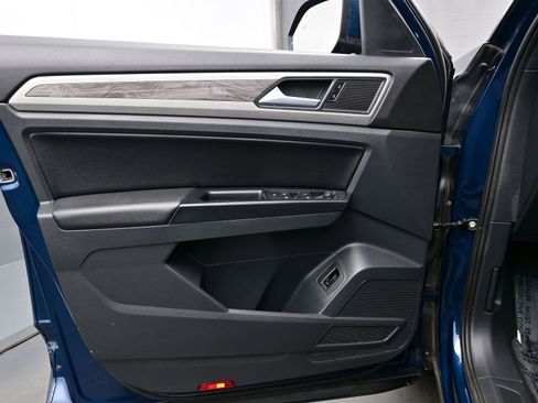 Used 2020 Volkswagen Atlas Cross Sport SE image 9