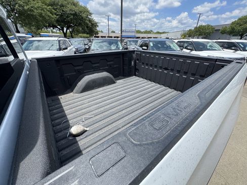 Used 2025 GMC Sierra 1500 AT4X image 15