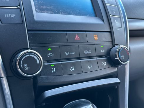 Used 2017 Toyota Camry LE FWD image 29