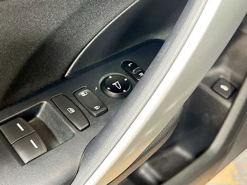 Used 2019 Honda Civic EX image 17