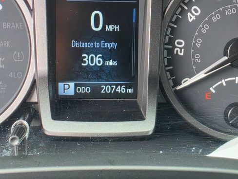 Used 2022 Toyota Tacoma TRD Off-Road w/ TRD Premium Off Road Package image 24