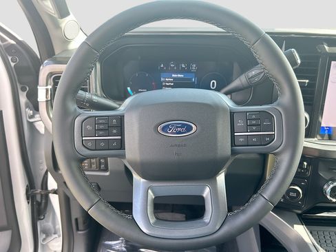 New 2026 Ford F250 Lariat w/ Black Appearance Package AWD/4WD image 7