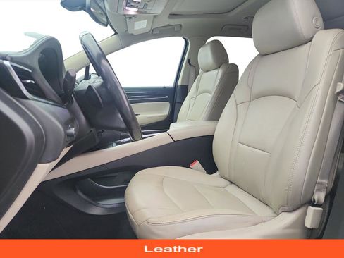 Used 2020 Buick Enclave Essence image 11